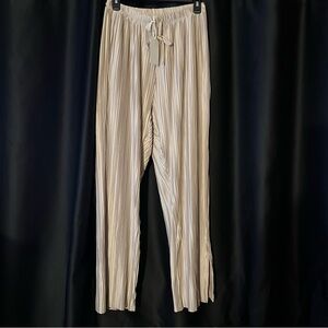 NWT Dress Forum Beige Pleated Pants